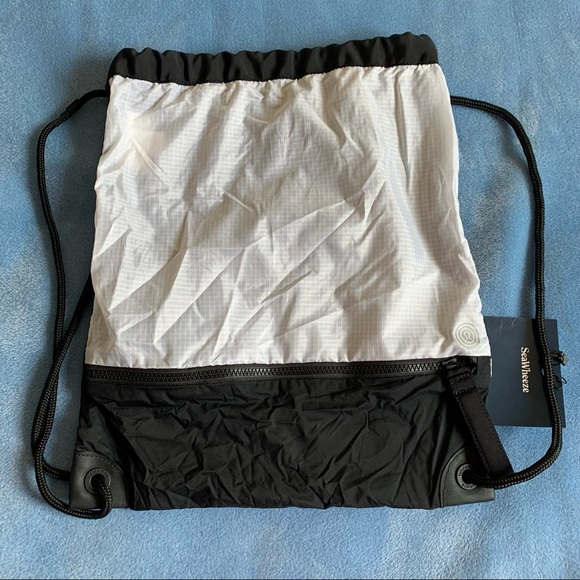 Lululemon Seawheeze 2017 Exclusive Runners drawstring bag - Picture 1 of 7